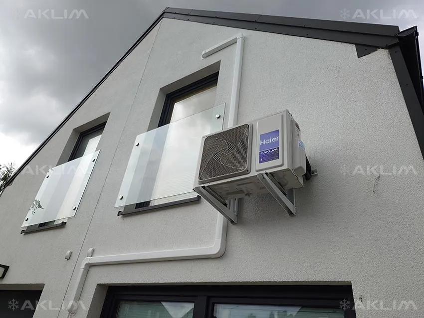 Montaż klimatyzacji do domu Haier Flexis Plus jednostka zewnętrzna